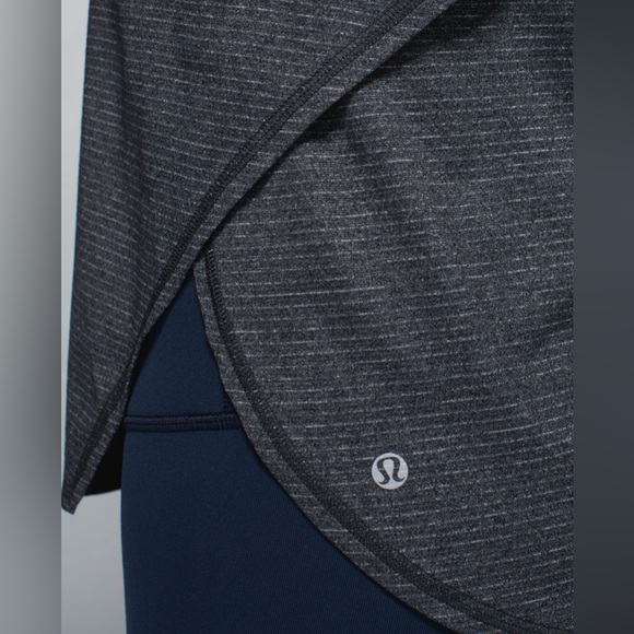Like New! Lululemon Seek The Heat Tank Size 8 - Picture 4 of 7
